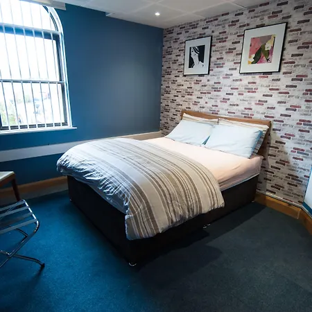 Russell Scott Backpackers