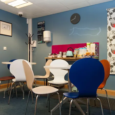 Russell Scott Backpackers Hostel