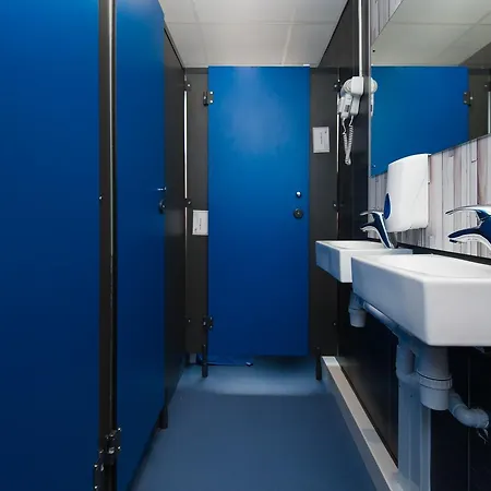 Russell Scott Backpackers Leeds