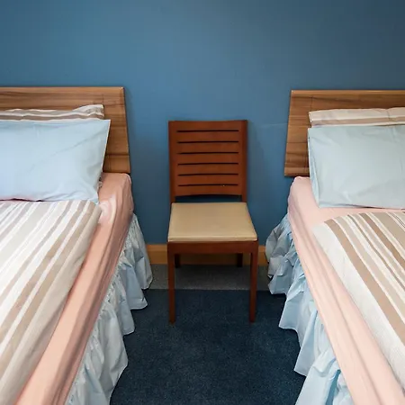 Russell Scott Backpackers *