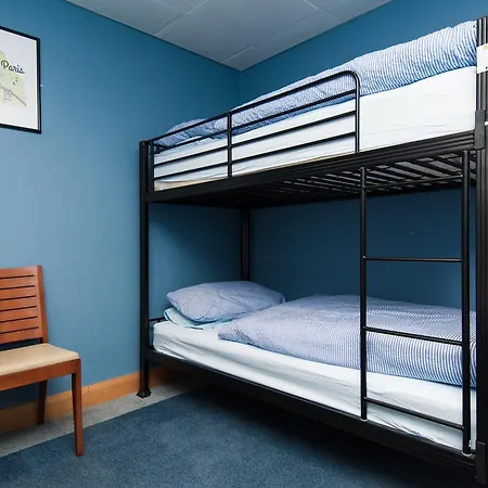 Russell Scott Backpackers * Leeds