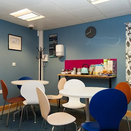 Russell Scott Backpackers *