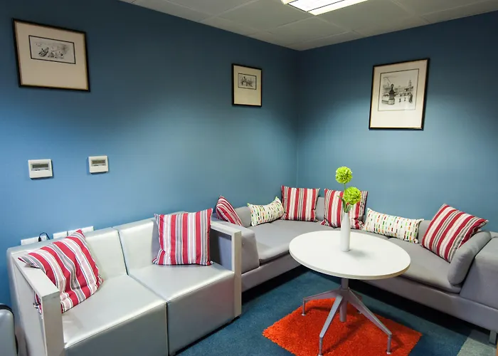 旅馆 Russell Scott Backpackers *