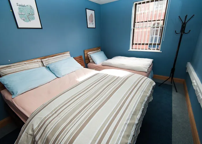 Russell Scott Backpackers *