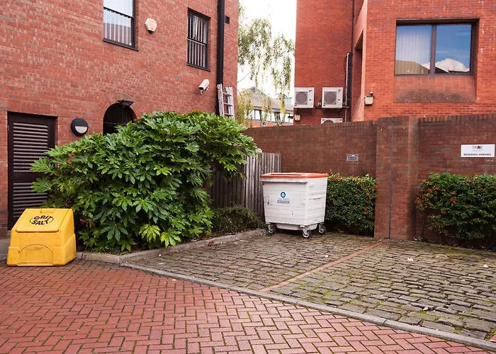 Russell Scott Backpackers