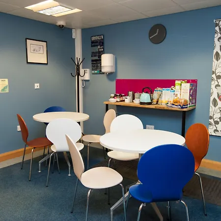 Russell Scott Backpackers *