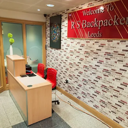 Russell Scott Backpackers 利兹