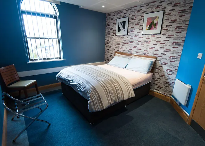 Russell Scott Backpackers