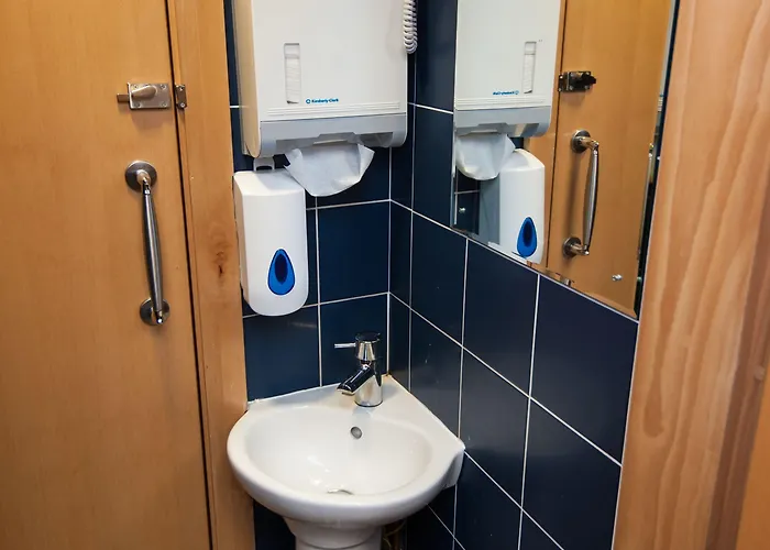 Russell Scott Backpackers *