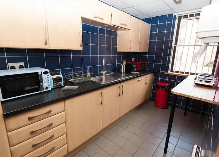 Russell Scott Backpackers *