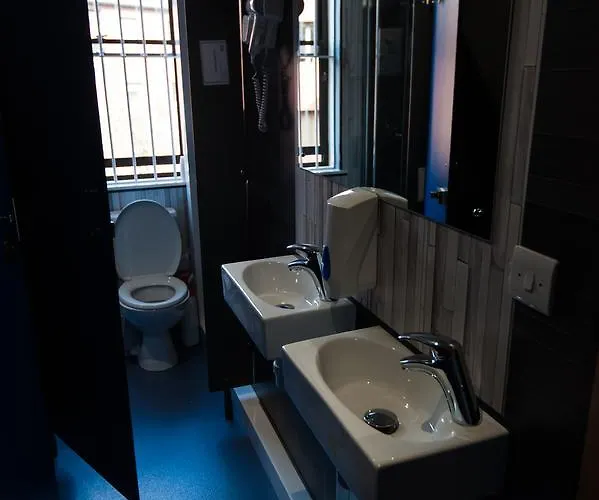 Hostel Russell Scott Backpackers *